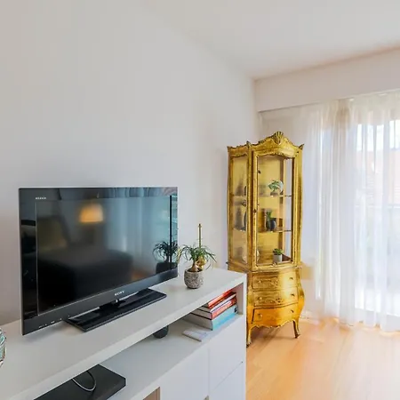 Le Francia Ii Ap4197 By Riviera Homes アパート