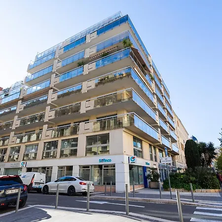Le Francia Ii Ap4197 By Riviera Homes ニース